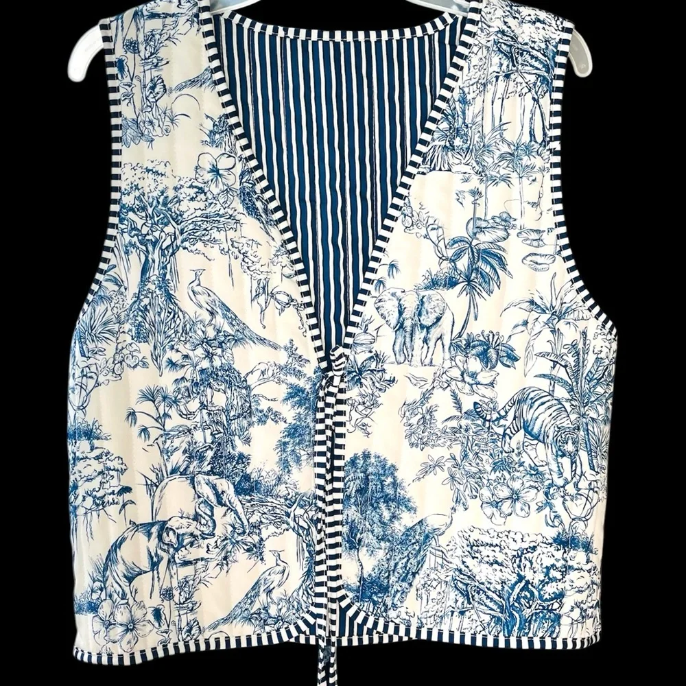 Safari Toile Quilted Vest Blue White Jungle Animals Tie Front Elephants Size L